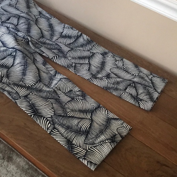 NEVER WORN Ann Taylor Signature Palm Slacks - Picture 2 of 5